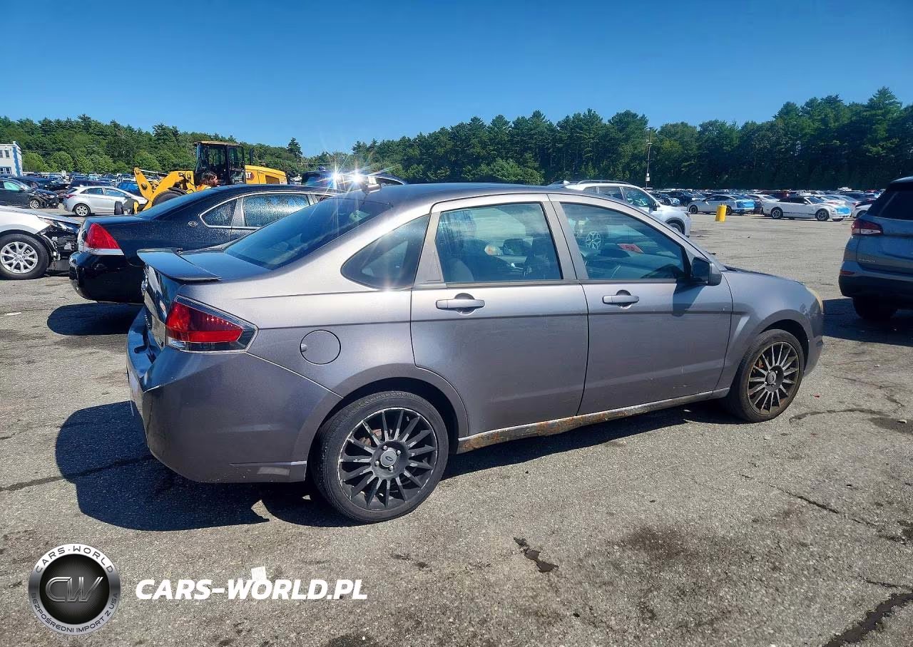 2010 Ford Focus Ses VIN:1FAHP3GN2AW246375 - 3