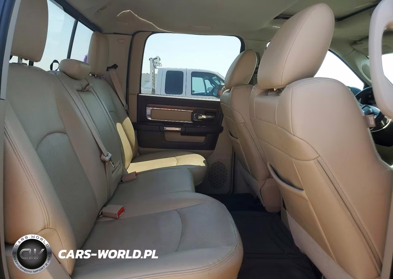 2016 Ram 1500 Laramie VIN:1C6RR7NT2GS248023 - 10
