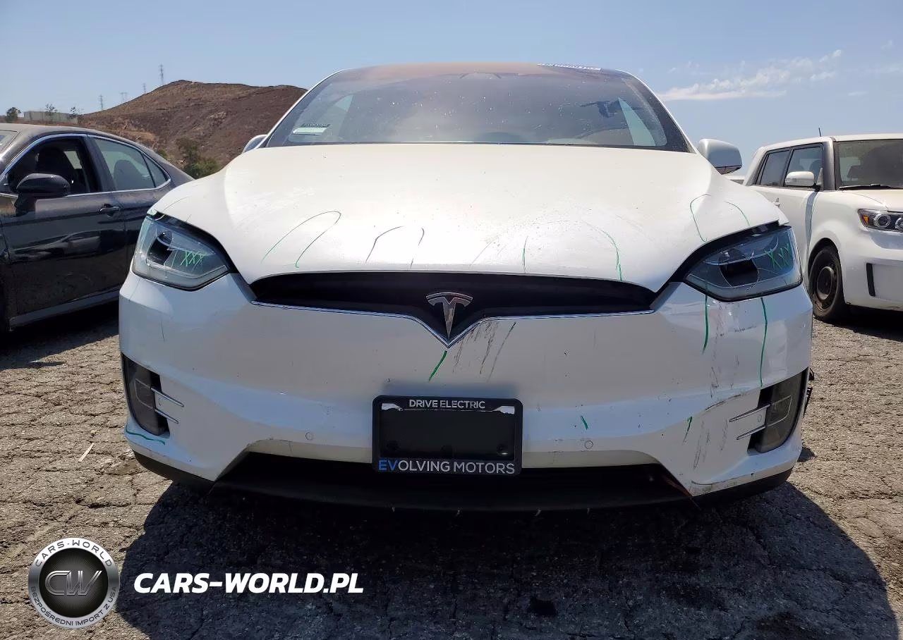 2018 Tesla Model X VIN:5YJXCBE46JF105237 - 5
