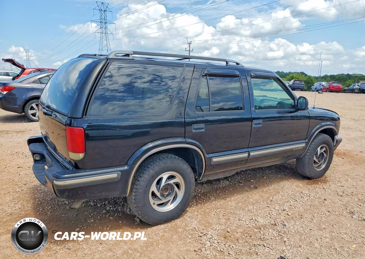 1998 Chevrolet Blazer VIN:1GNDT13W2W2234529 - 3