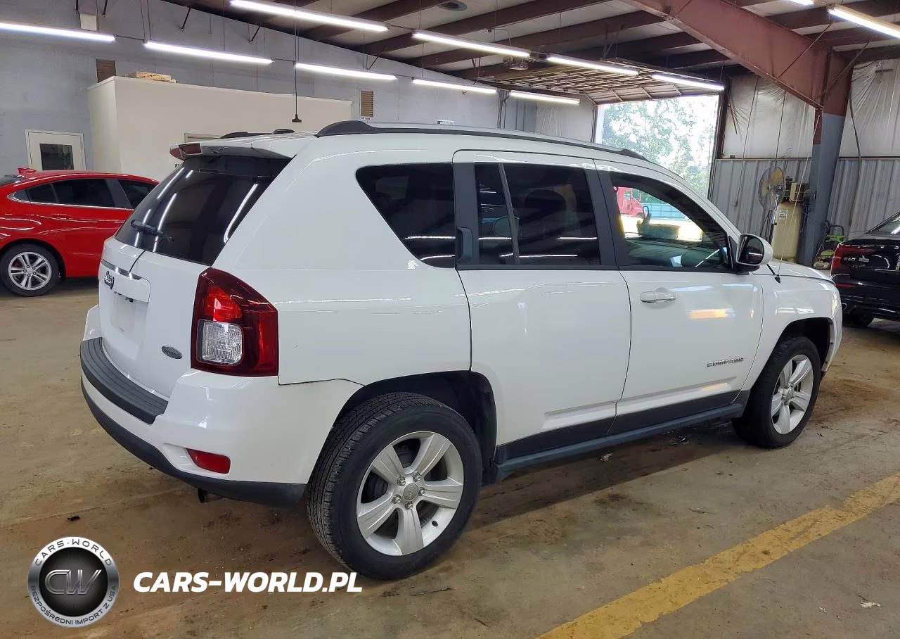 2016 Jeep Compass Latitude VIN:1C4NJCEA8GD633435 - 3