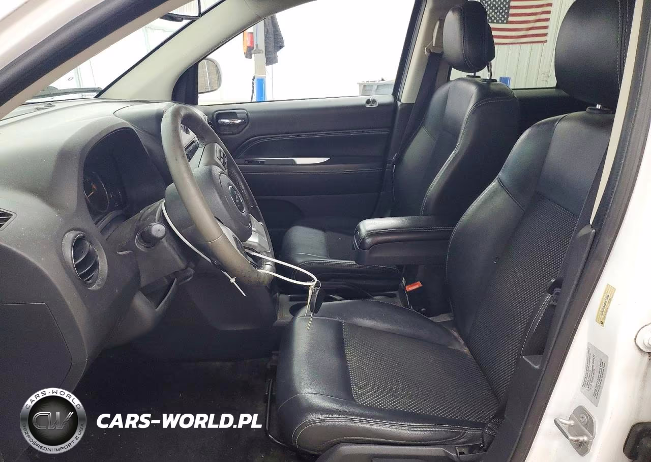 2016 Jeep Compass Latitude VIN:1C4NJCEA8GD633435 - 7