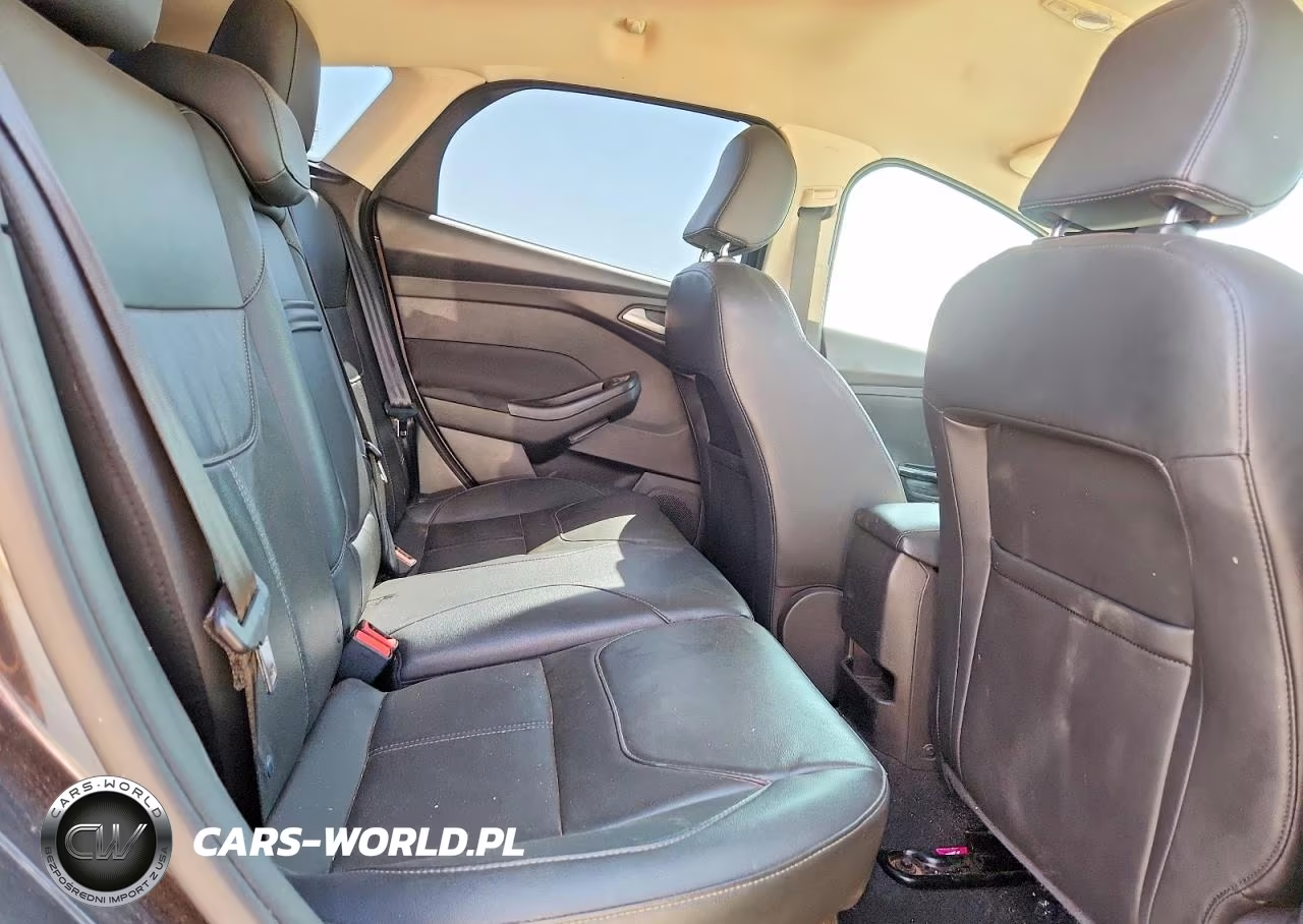 2015 Ford Focus Titanium VIN:1FADP3N28FL349395 - 10
