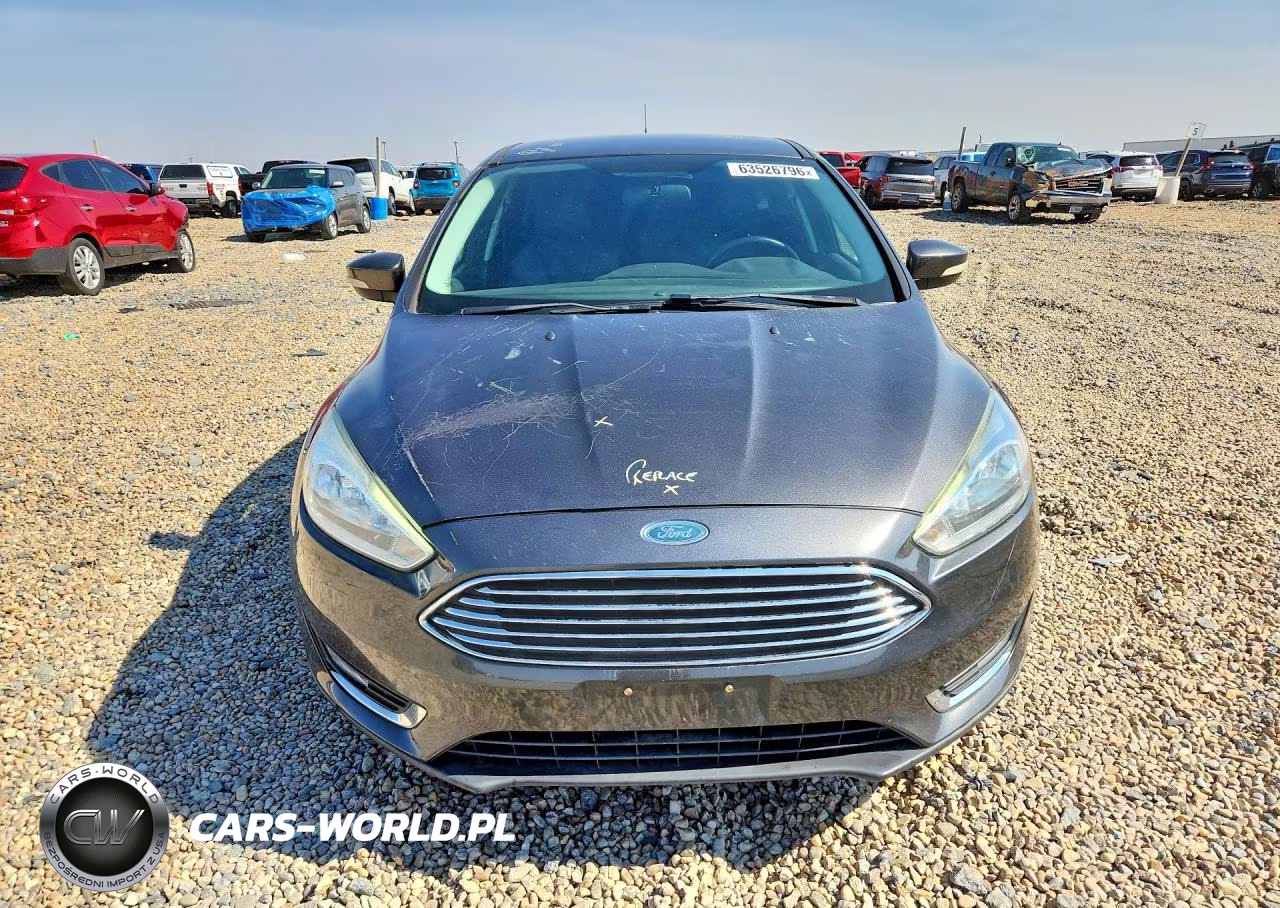 2015 Ford Focus Titanium VIN:1FADP3N28FL349395 - 5