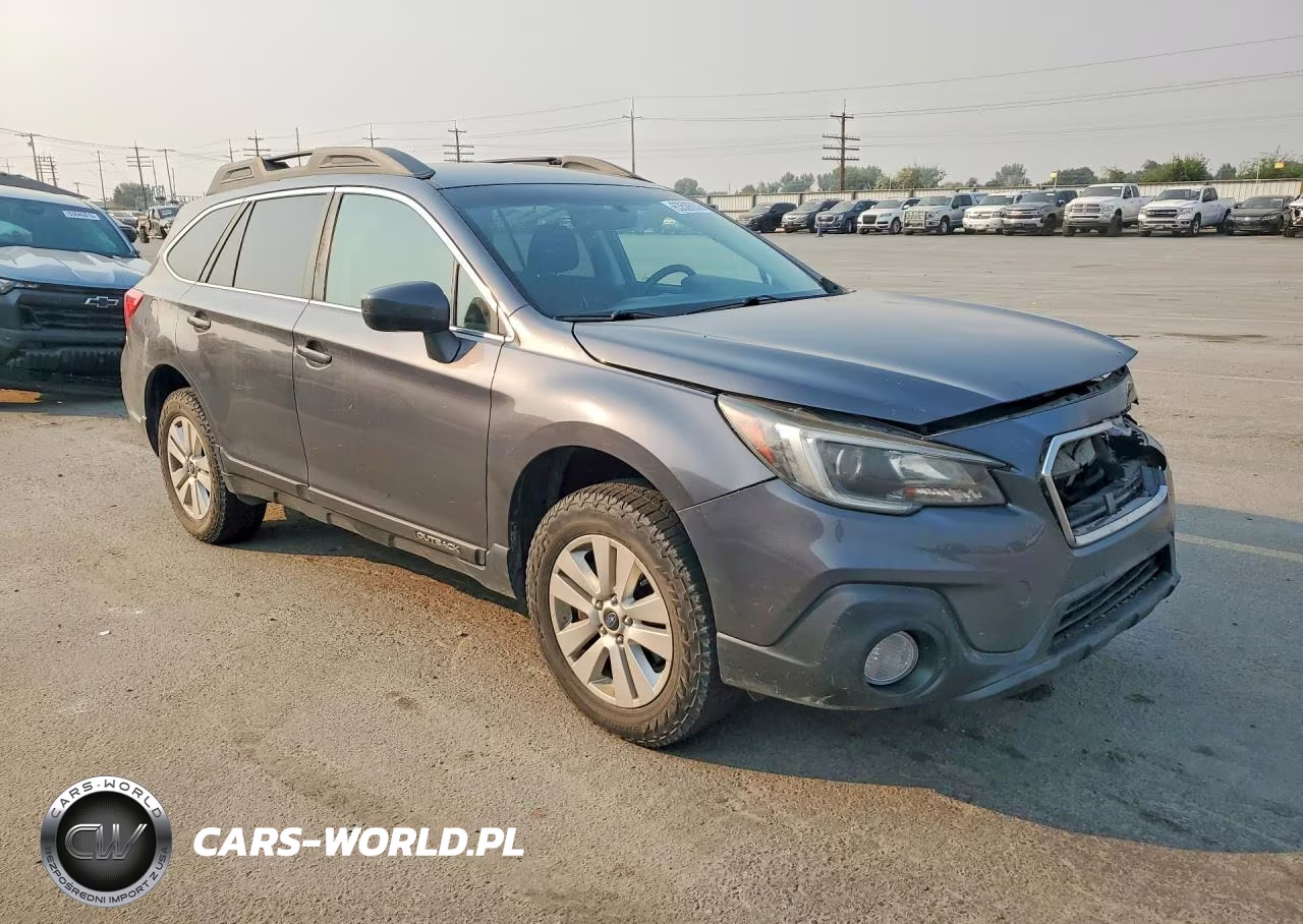 2018 Subaru Outback 2.5I Premium VIN:4S4BSACC0J3367605 - 4