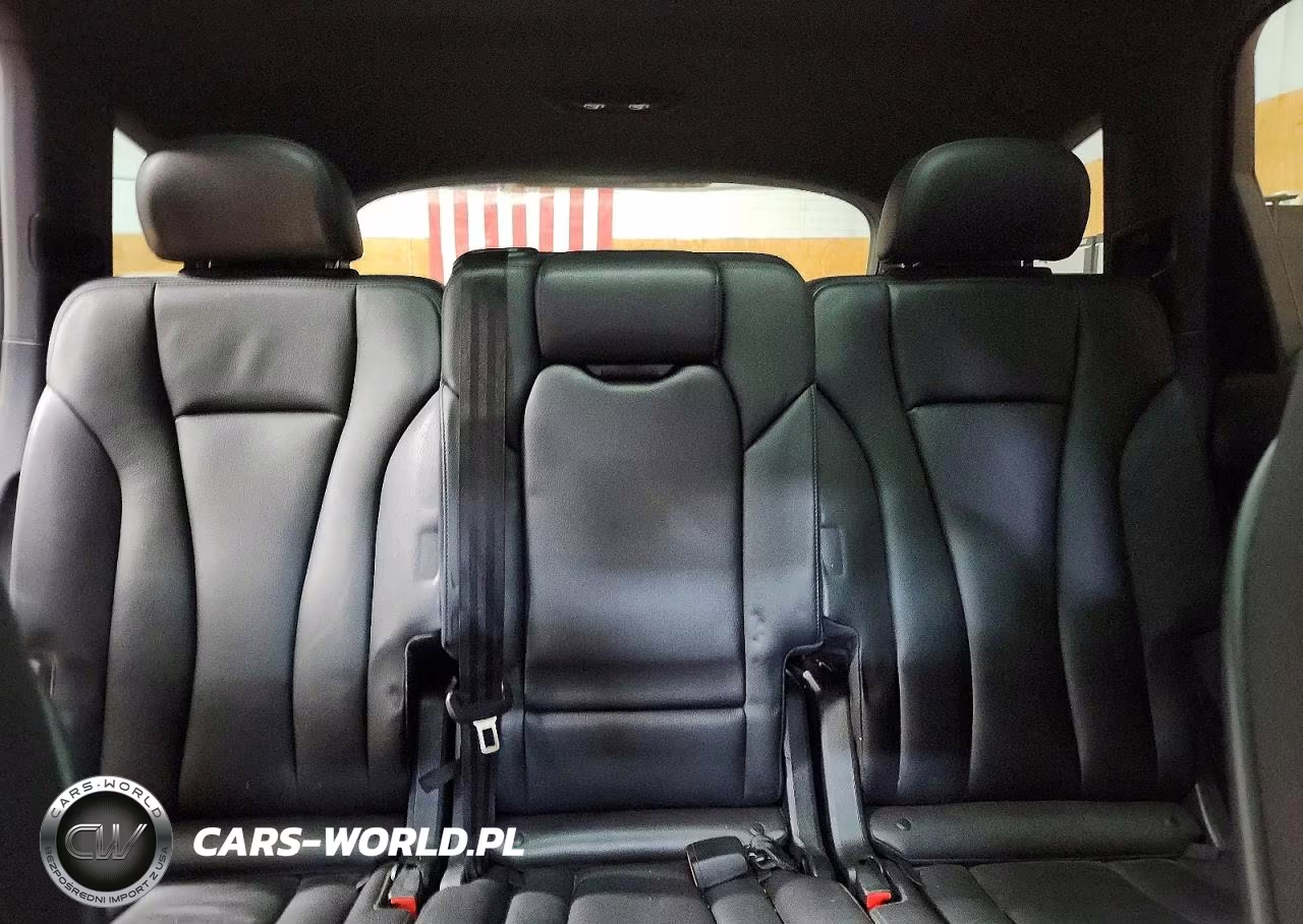 2017 Audi Q7 Premium Plus VIN:WA1LAAF7XHD022834 - 10