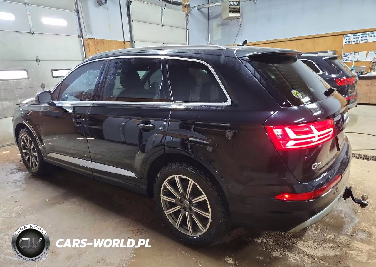 2017 Audi Q7 Premium Plus VIN:WA1LAAF7XHD022834 - 2