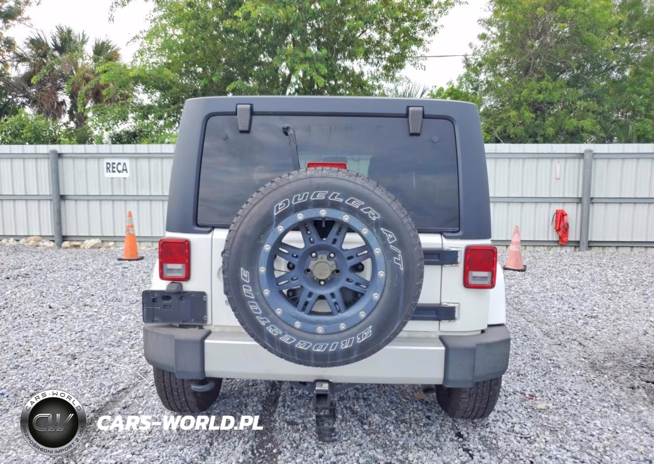 2013 Jeep Wrangler Unlimited Sahara VIN:1C4HJWEG8DL520699 - 6