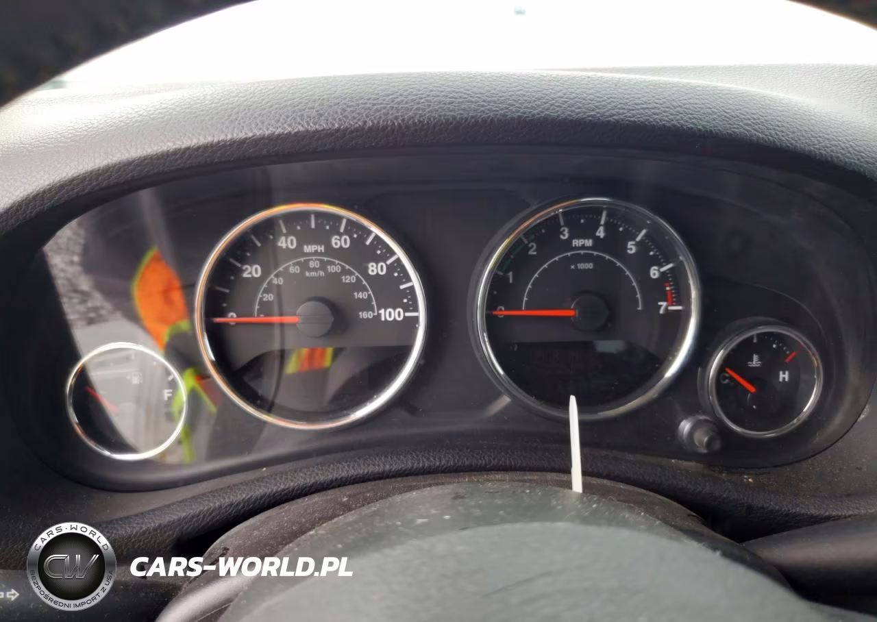 2013 Jeep Wrangler Unlimited Sahara VIN:1C4HJWEG8DL520699 - 9