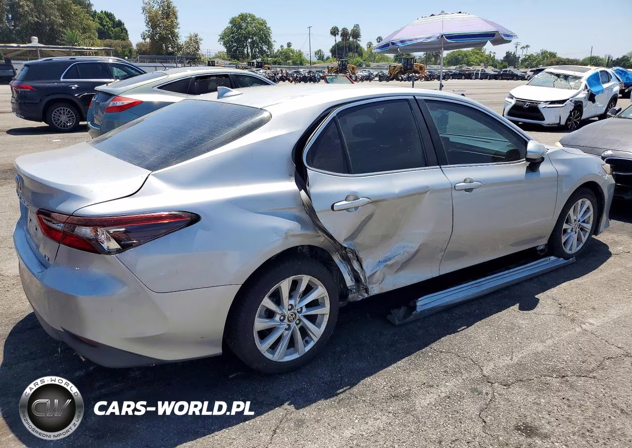 2021 Toyota Camry Le VIN:4T1C11AKXMU456467 - 3
