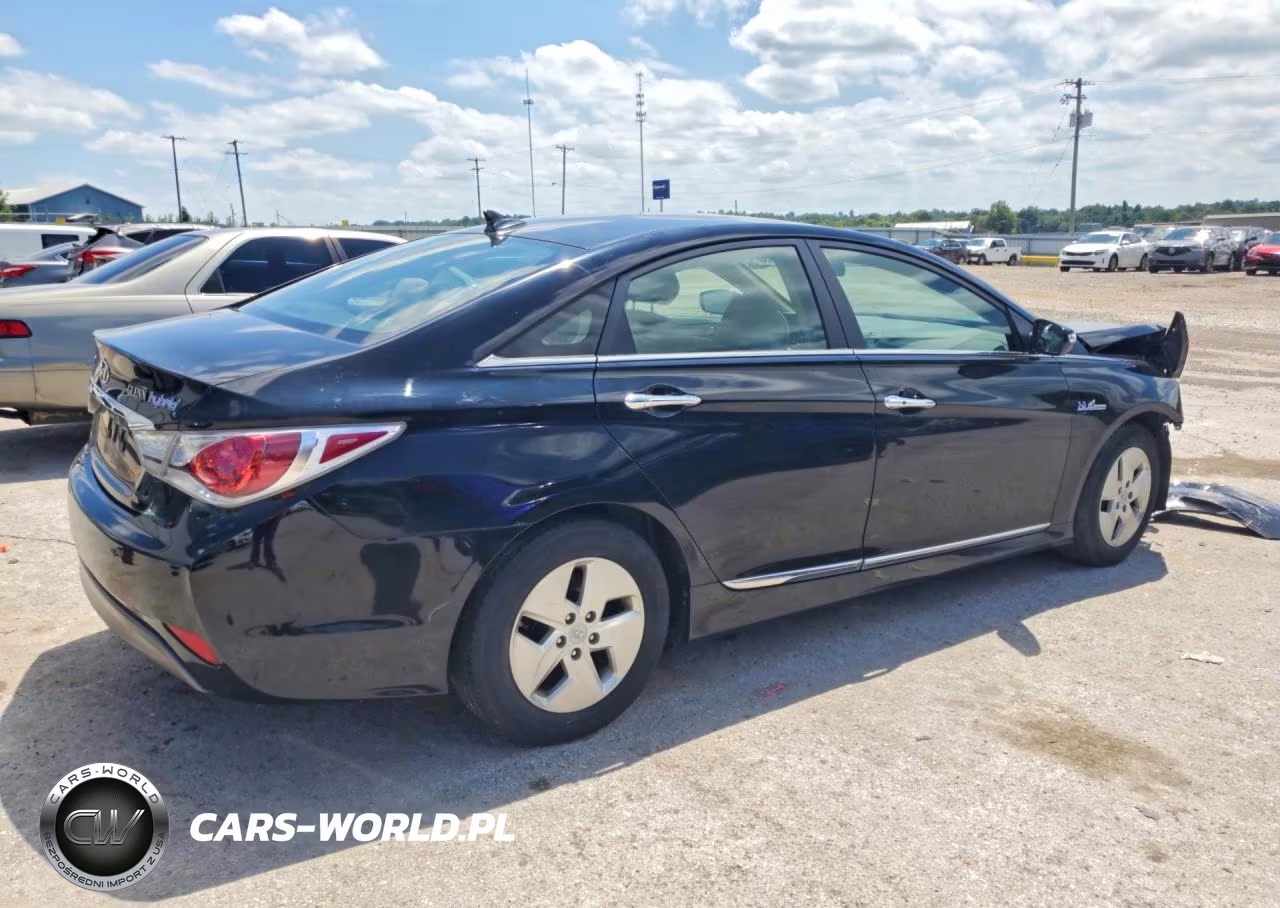 2011 Hyundai Sonata Hybrid VIN:KMHEC4A46BA003015 - 3