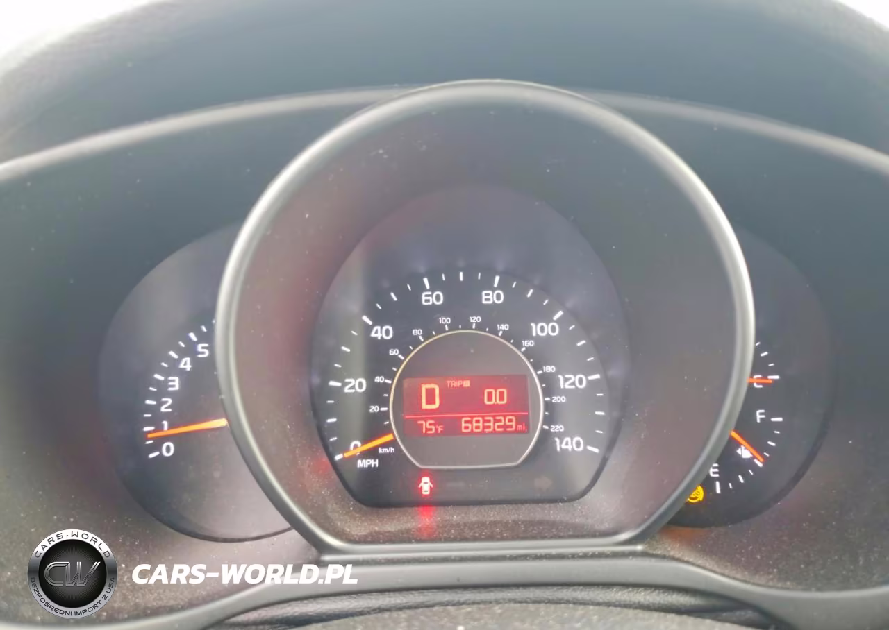 2016 Kia Soul + VIN:KNDJP3A50G7242896 - 9