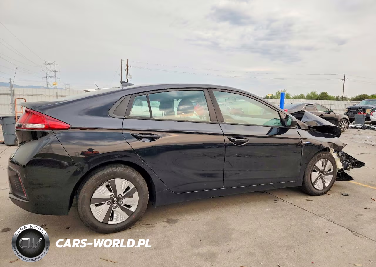 2017 Hyundai Ioniq Blue VIN:KMHC65LC2HU030745 - 3