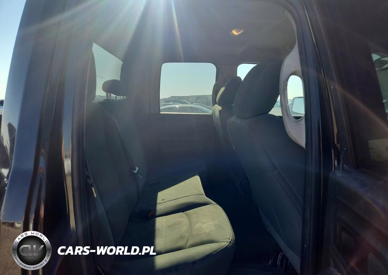 2019 Ram 1500 Classic Tradesman VIN:1C6RR6FG6KS722527 - 10