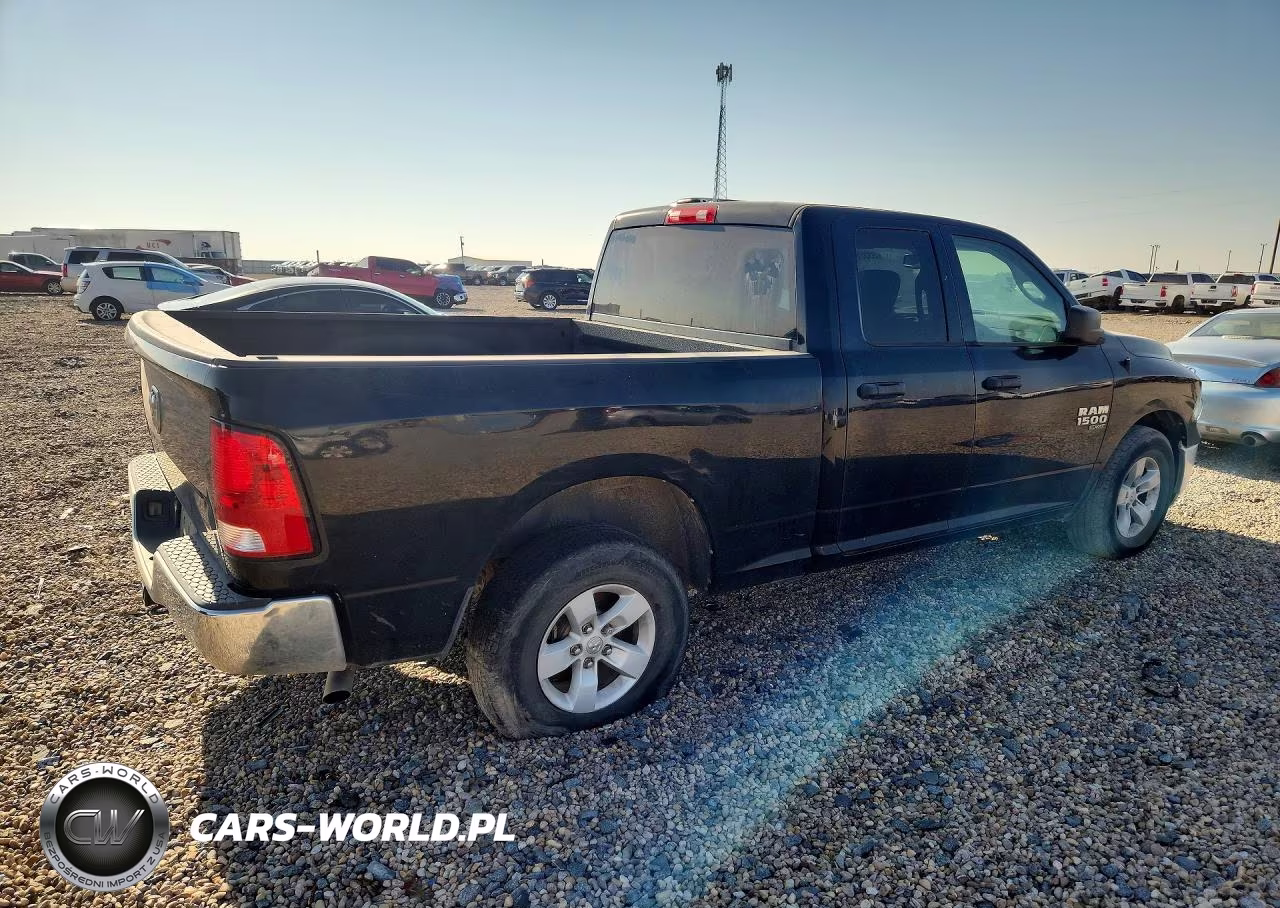 2019 Ram 1500 Classic Tradesman VIN:1C6RR6FG6KS722527 - 3