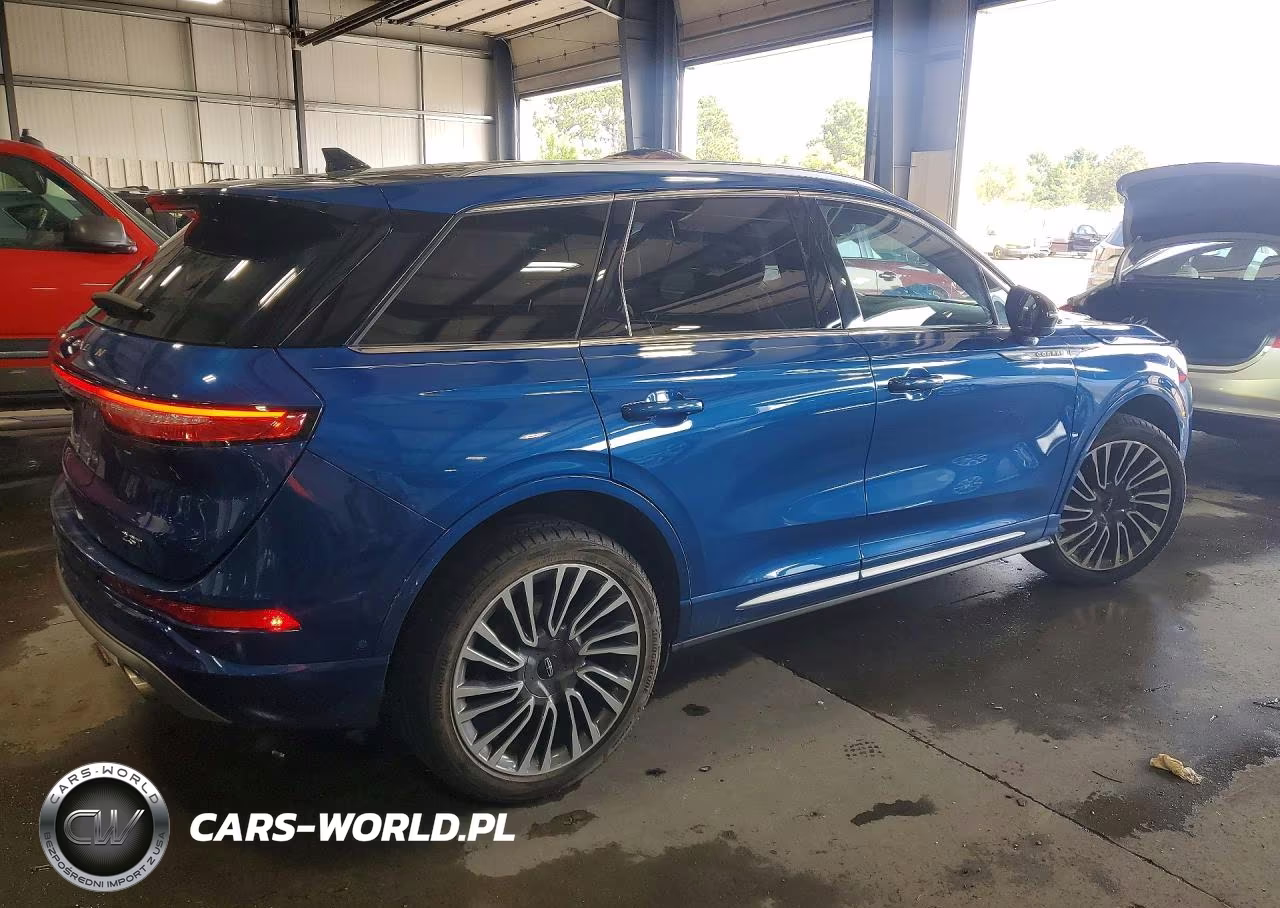 2020 Lincoln Corsair Reserve VIN:5LMCJ2DH7LUL12909 - 3