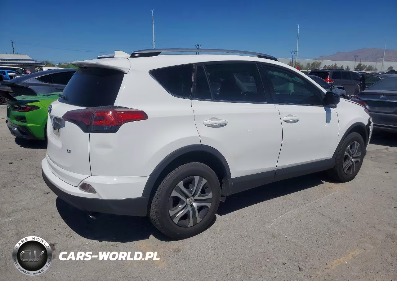 2018 Toyota Rav4 Le VIN:2T3ZFREV1JW510546 - 3