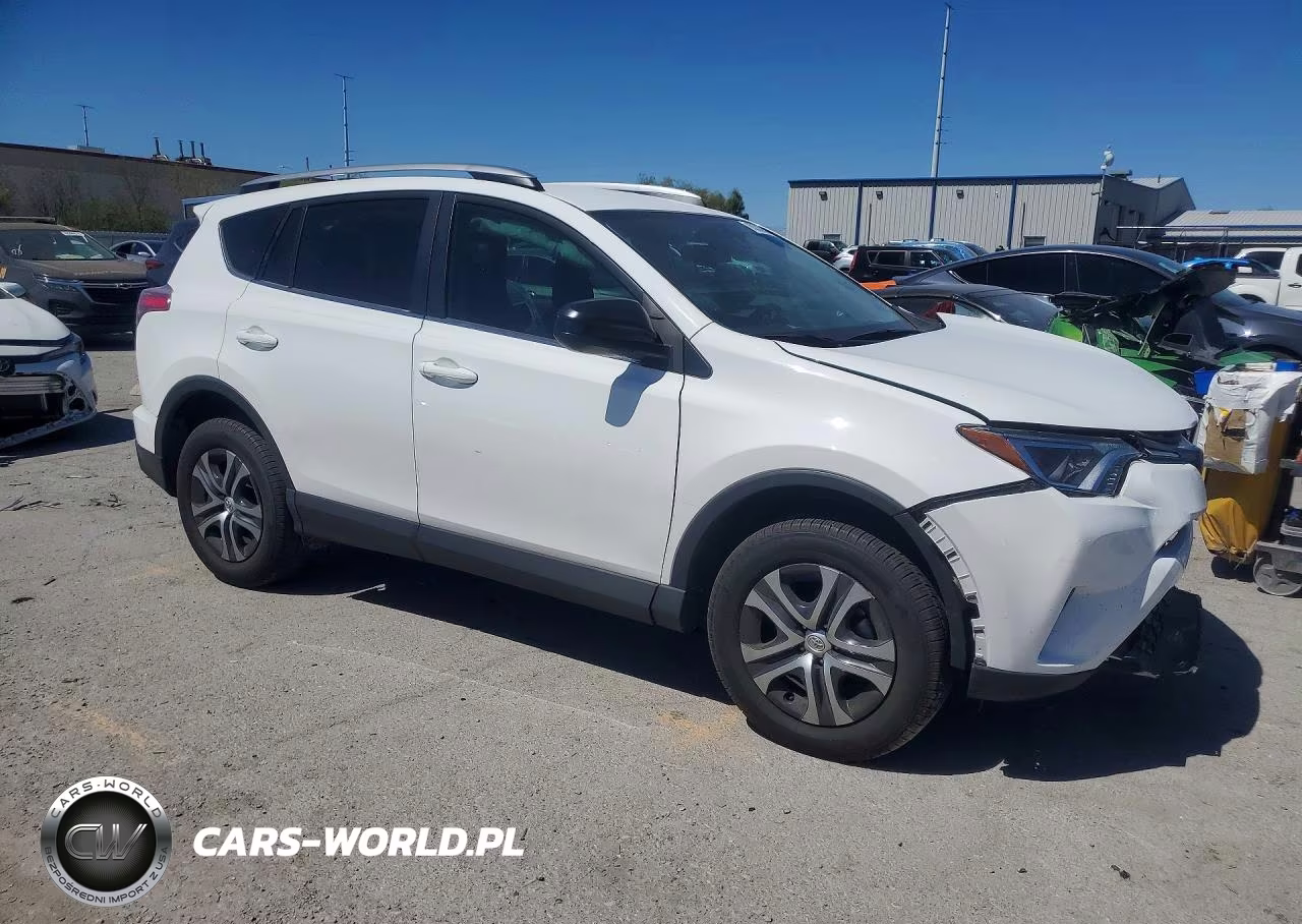 2018 Toyota Rav4 Le VIN:2T3ZFREV1JW510546 - 4