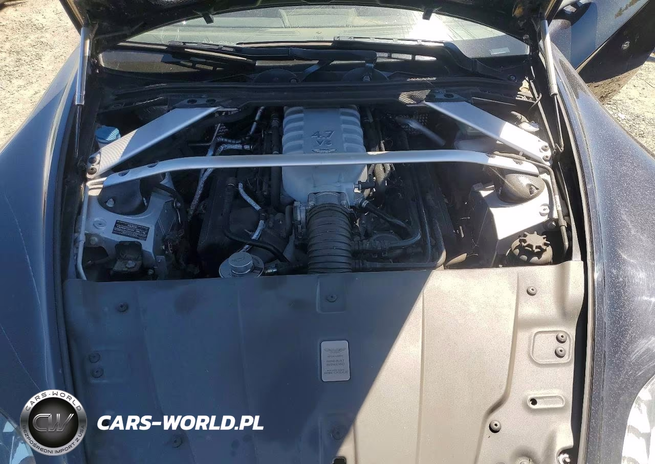 2014 Aston Martin V8 Vantage VIN:SCFEKBBK0EGD18195 - 11