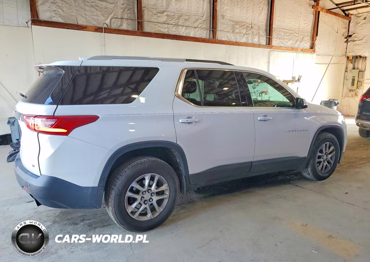 2018 Chevrolet Traverse Lt VIN:1GNERGKW5JJ146340 - 3