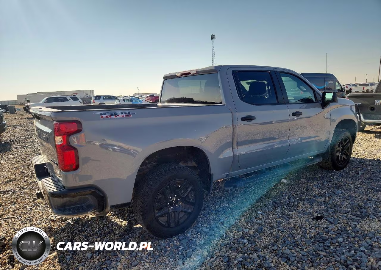 2024 Chevrolet Silverado K1500 Trail Boss Custom VIN:3GCPDCEK5RG356838 - 3
