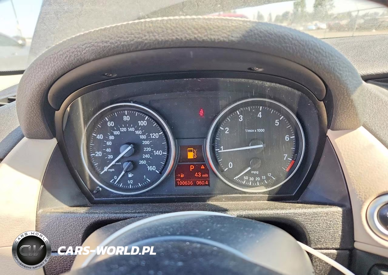 2015 BMW X1 xDrive28I VIN:WBAVL1C56FVY31828 - 9