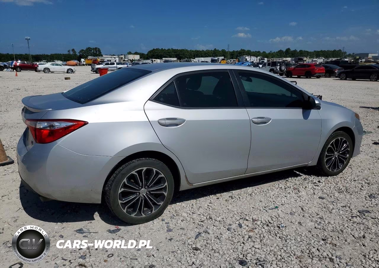 2015 Toyota Corolla S Plus VIN:5YFBURHE3FP311079 - 3