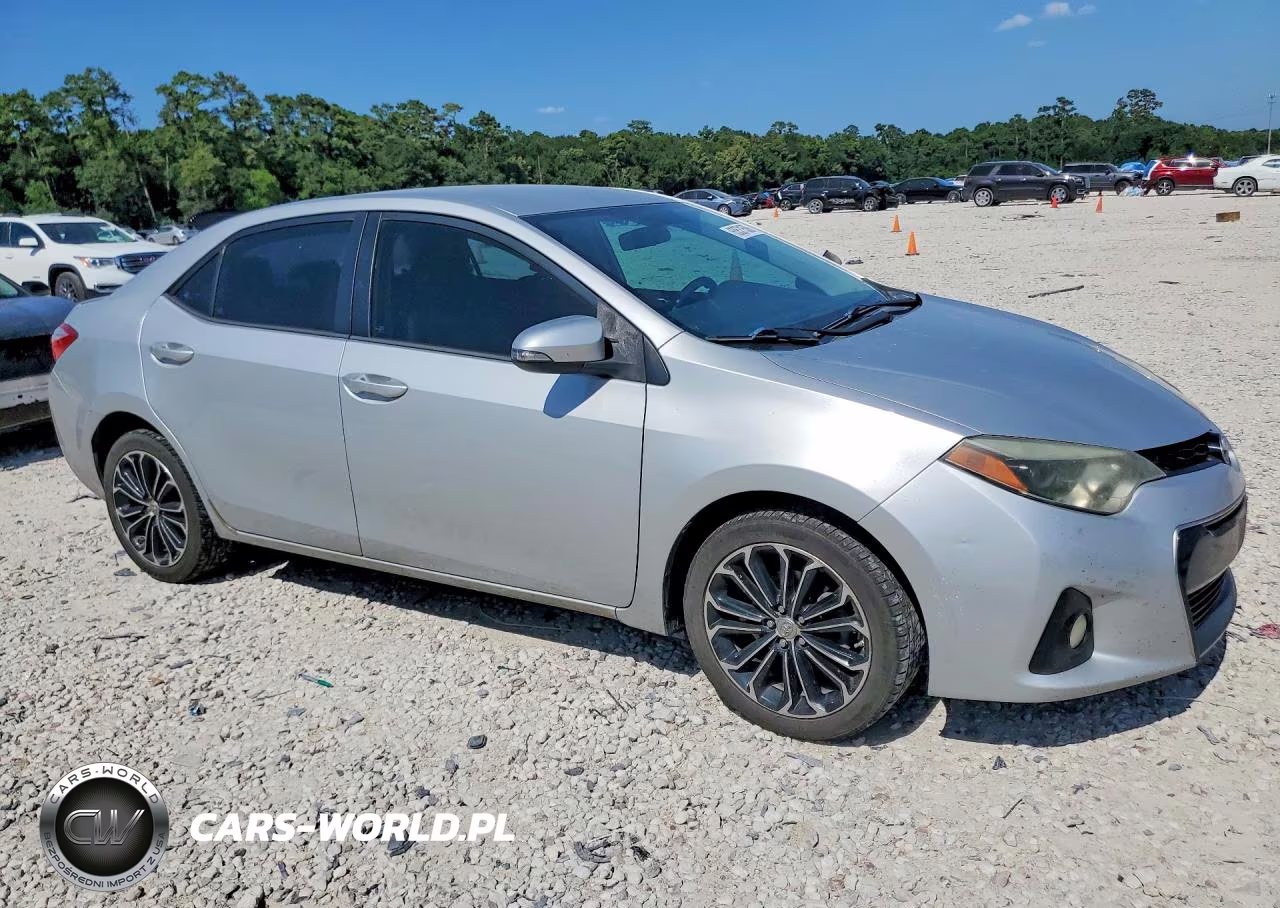 2015 Toyota Corolla S Plus VIN:5YFBURHE3FP311079 - 4