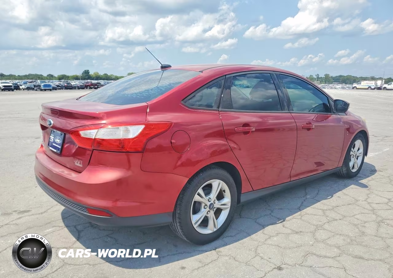 2013 Ford Focus Se VIN:1FADP3F22DL359822 - 3