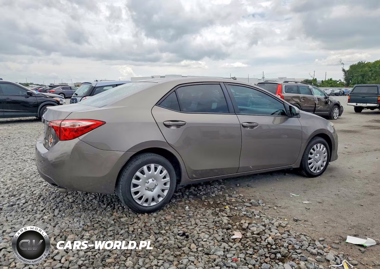 2019 Toyota Corolla Le VIN:2T1BURHE8KC185912 - 3