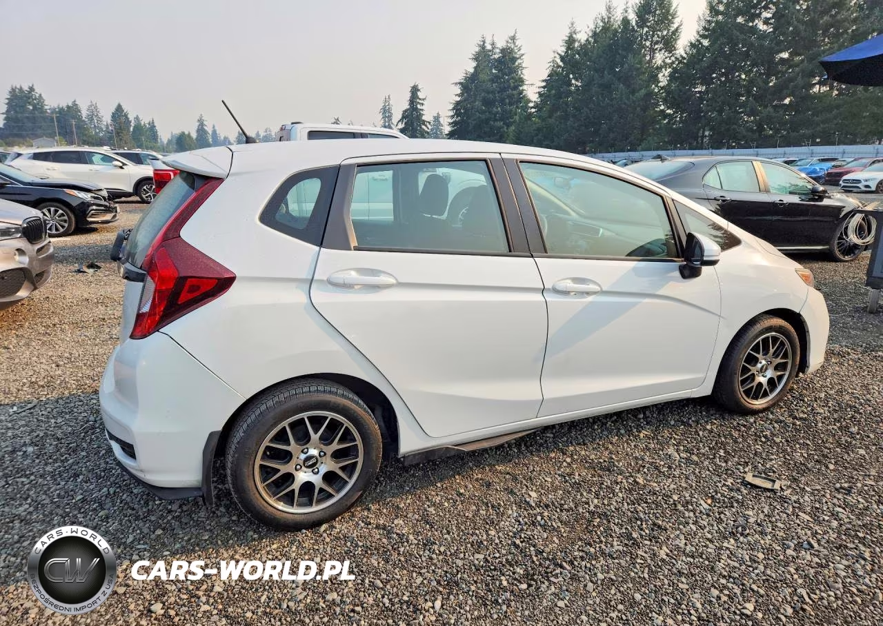 2019 Honda Fit Lx VIN:3HGGK5H4XKM745806 - 3