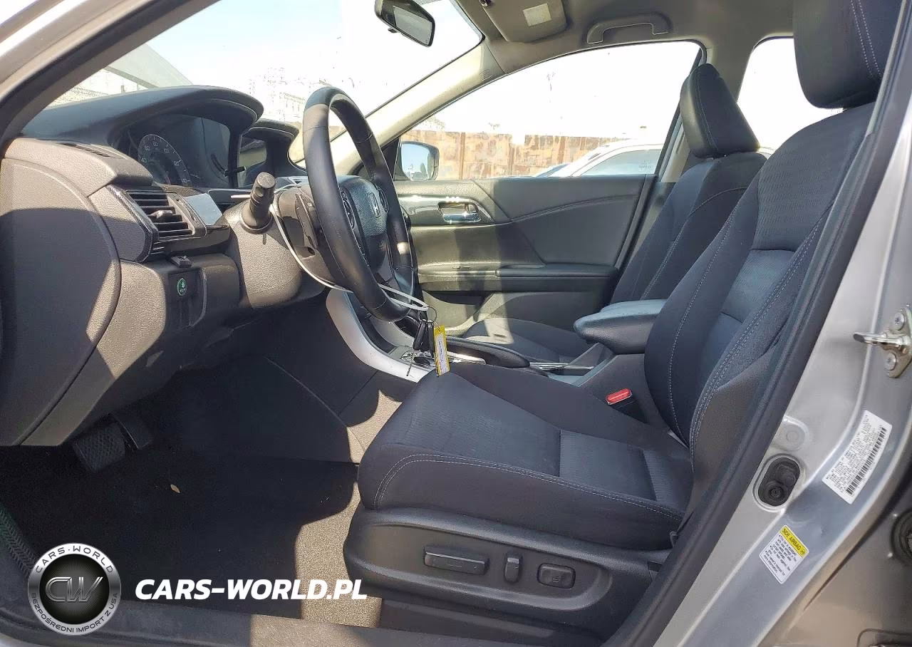 2015 Honda Accord Sport VIN:1HGCR2F55FA000078 - 7