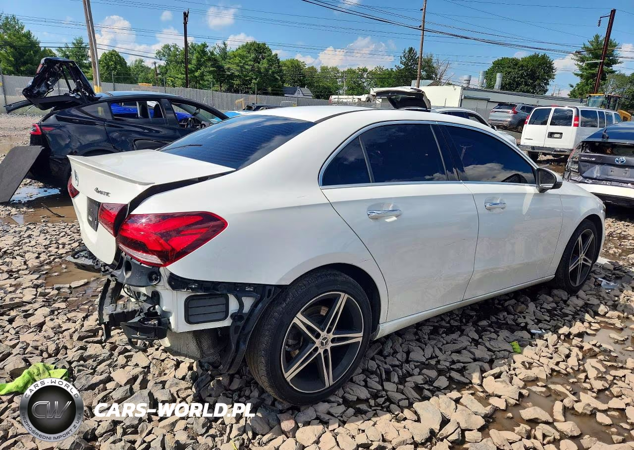 2021 Mercedes-Benz A 220 4Matic VIN:W1K3G4FB8MJ285948 - 3