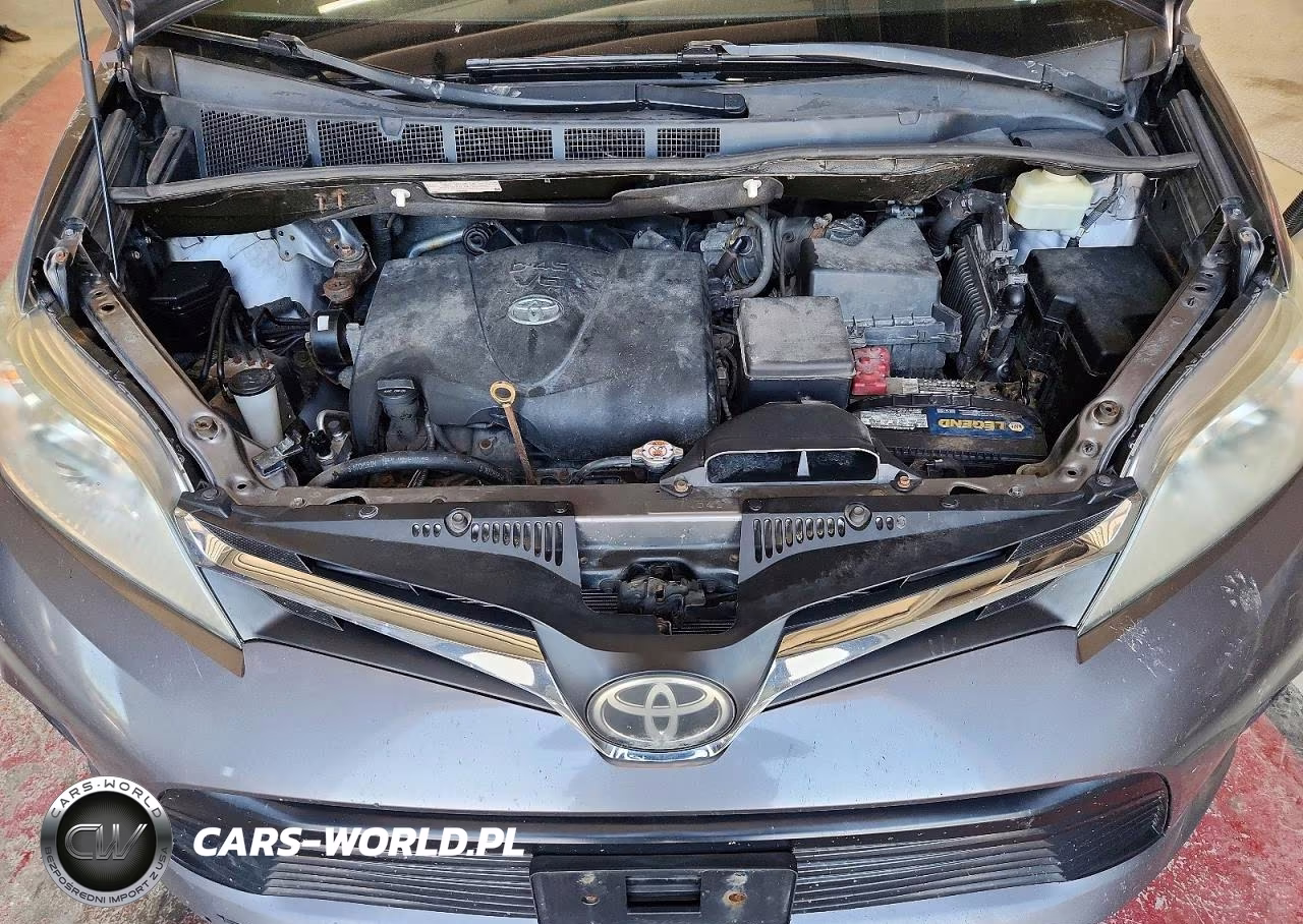 2018 Toyota Sienna Le VIN:5TDJZ3DC0JS194950 - 12