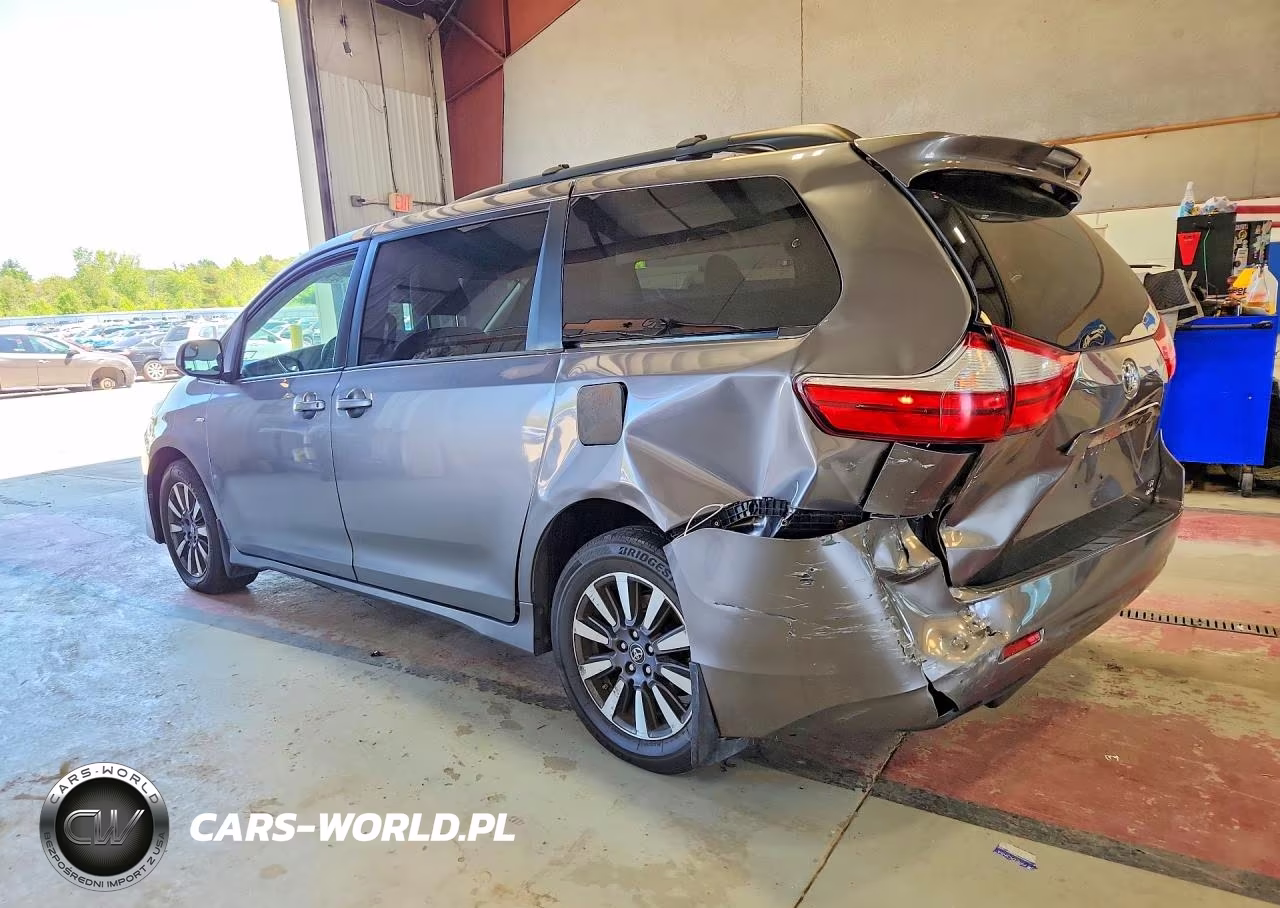 2018 Toyota Sienna Le VIN:5TDJZ3DC0JS194950 - 2