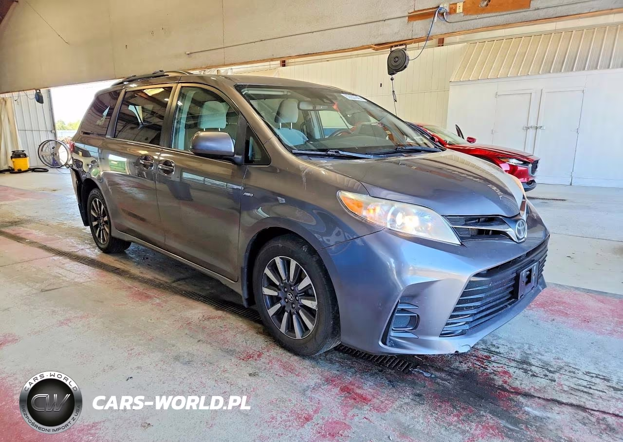 2018 Toyota Sienna Le VIN:5TDJZ3DC0JS194950 - 4