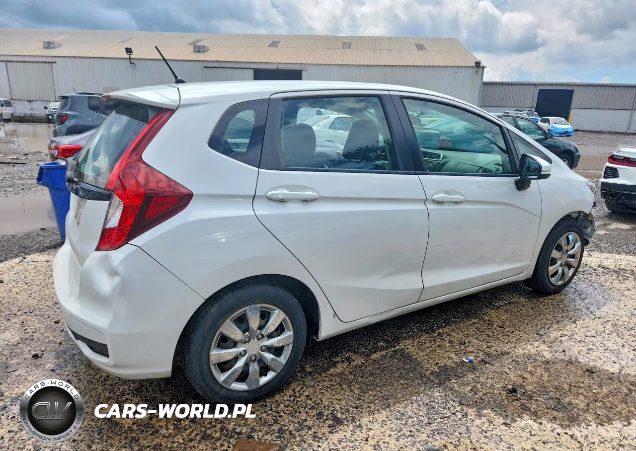 2019 Honda Fit Lx VIN:3HGGK5H43KM715787 - 3