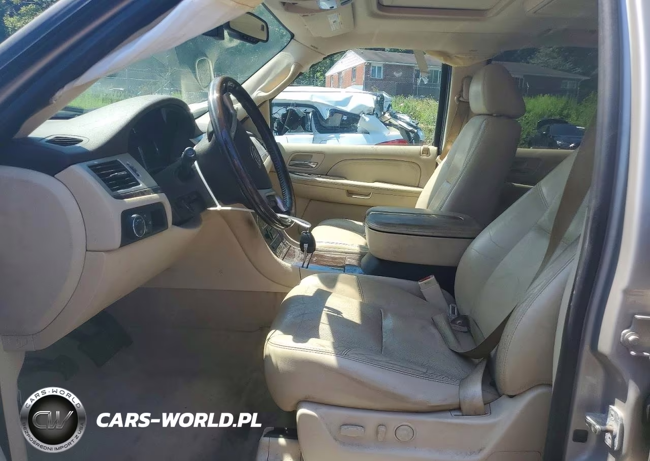 2007 Cadillac Escalade Luxury VIN:1GYFK63897R302220 - 7