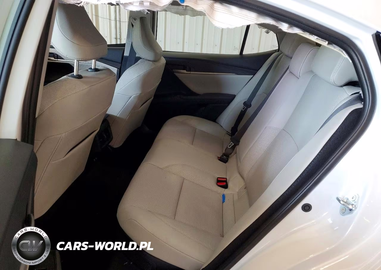 2026 Toyota Camry Xle VIN:4T1DBADKXTU560078 - 10