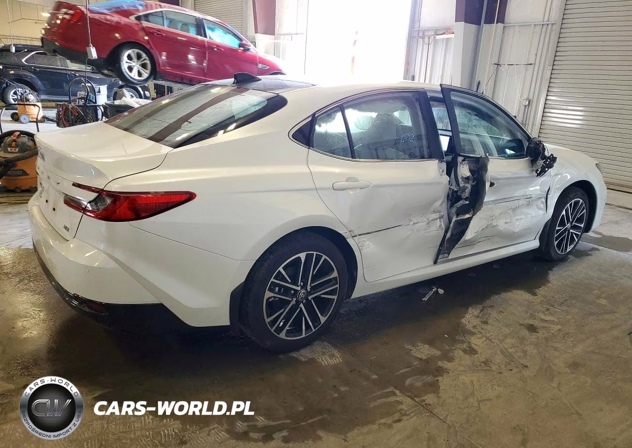 2026 Toyota Camry Xle VIN:4T1DBADKXTU560078 - 3