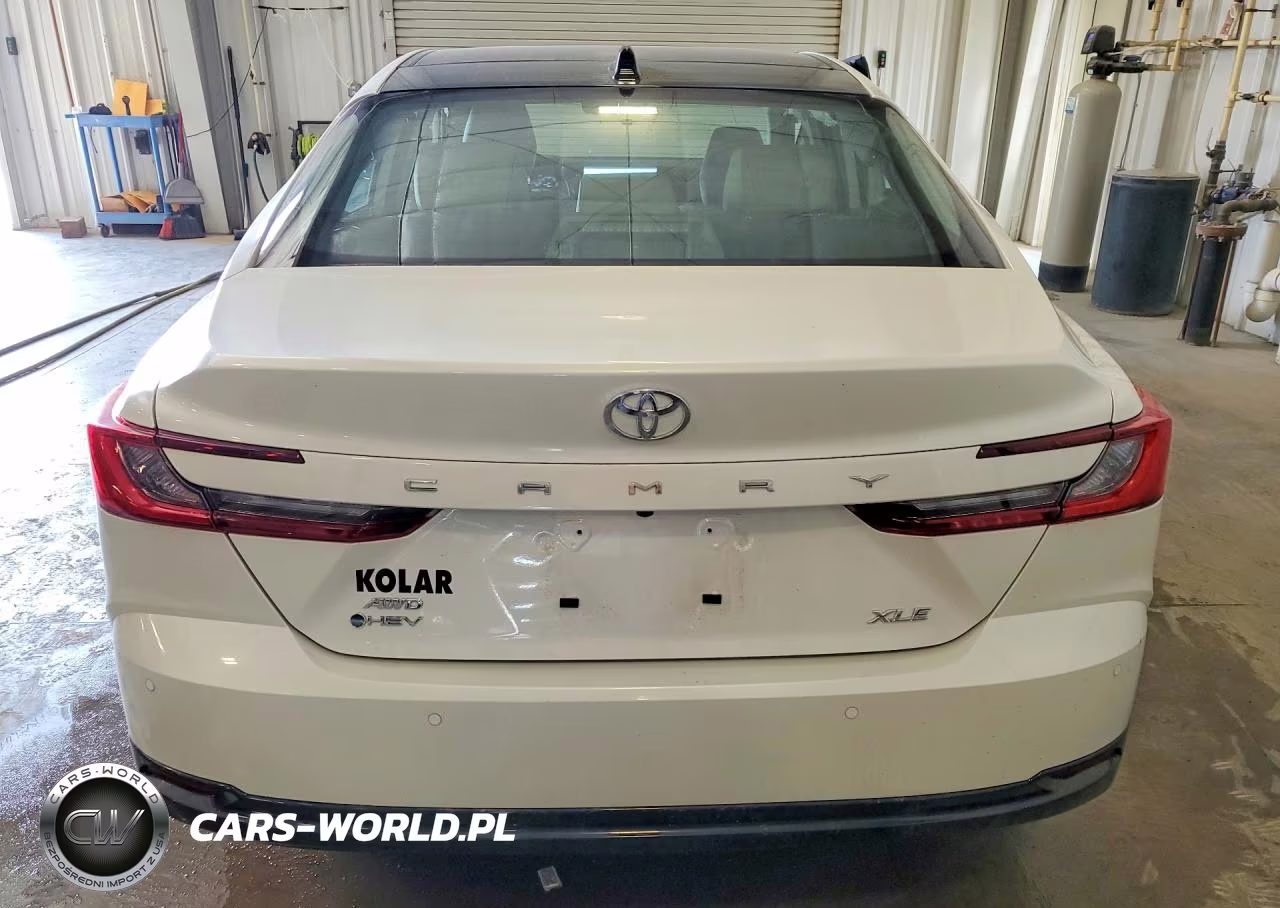 2026 Toyota Camry Xle VIN:4T1DBADKXTU560078 - 6