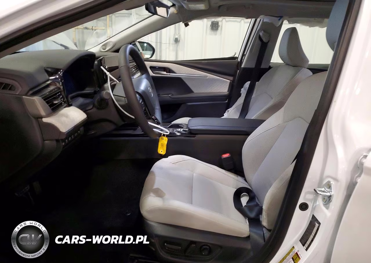 2026 Toyota Camry Xle VIN:4T1DBADKXTU560078 - 7