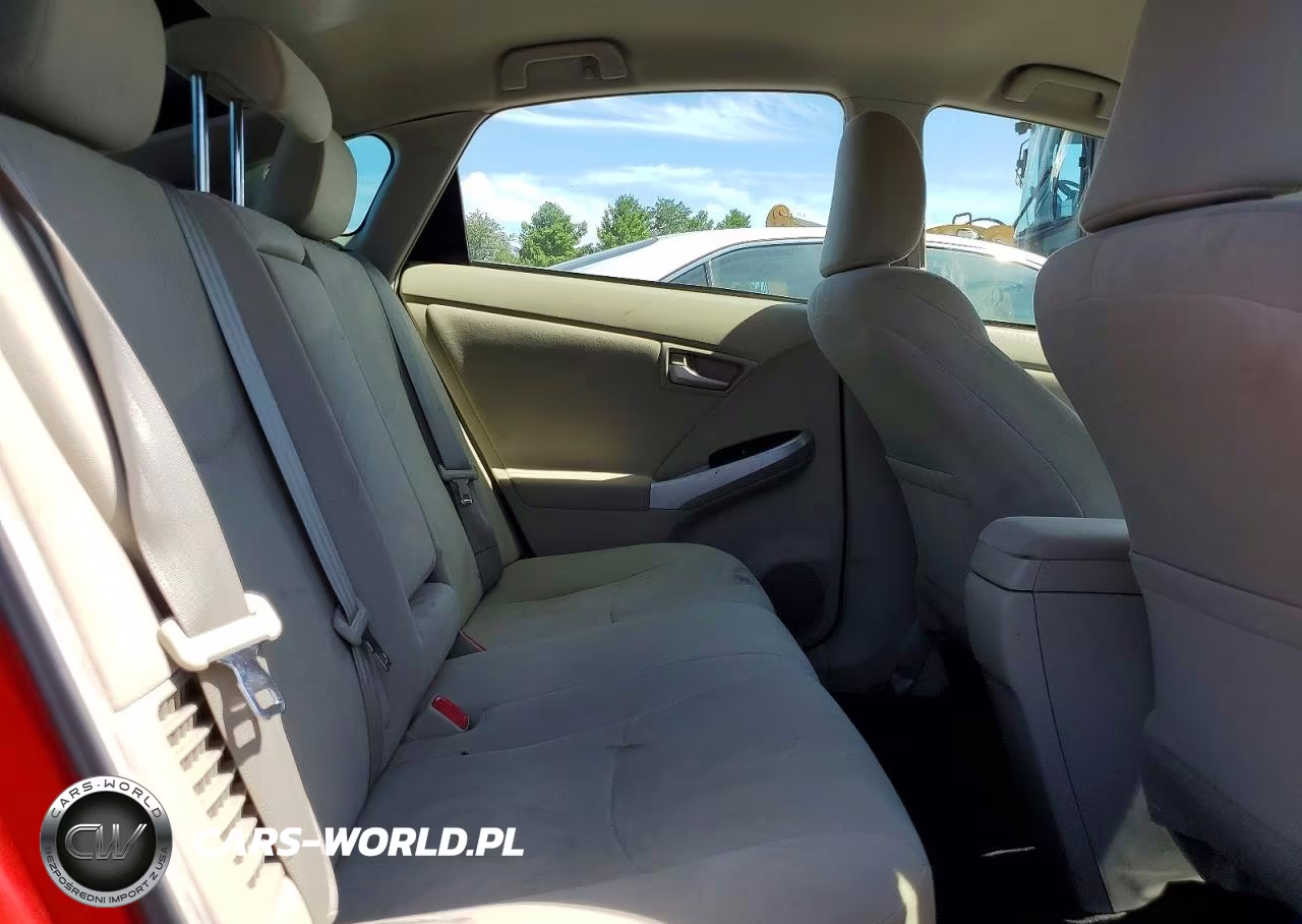 2015 Toyota Prius Two VIN:JTDKN3DU8F1878142 - 10