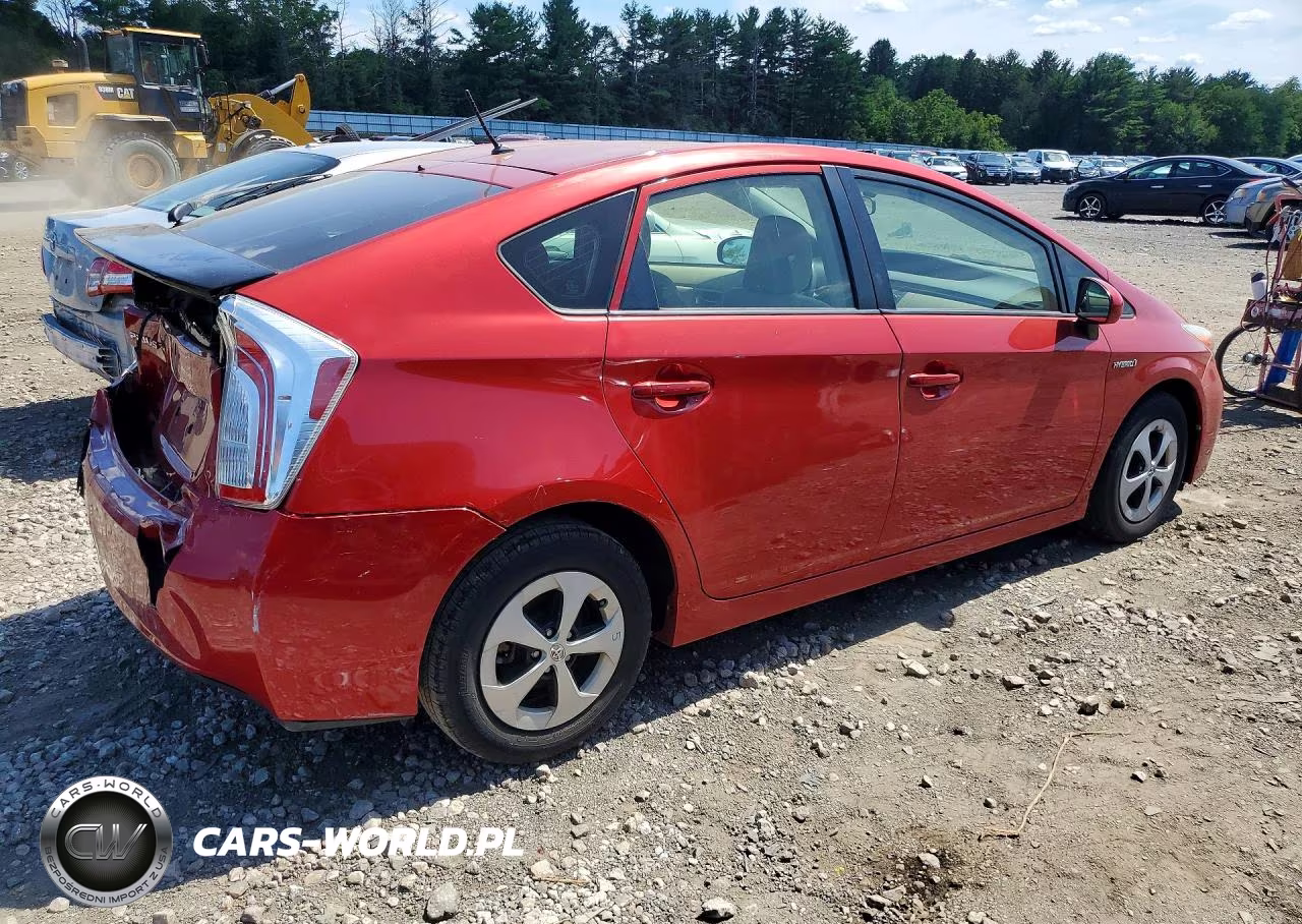 2015 Toyota Prius Two VIN:JTDKN3DU8F1878142 - 3