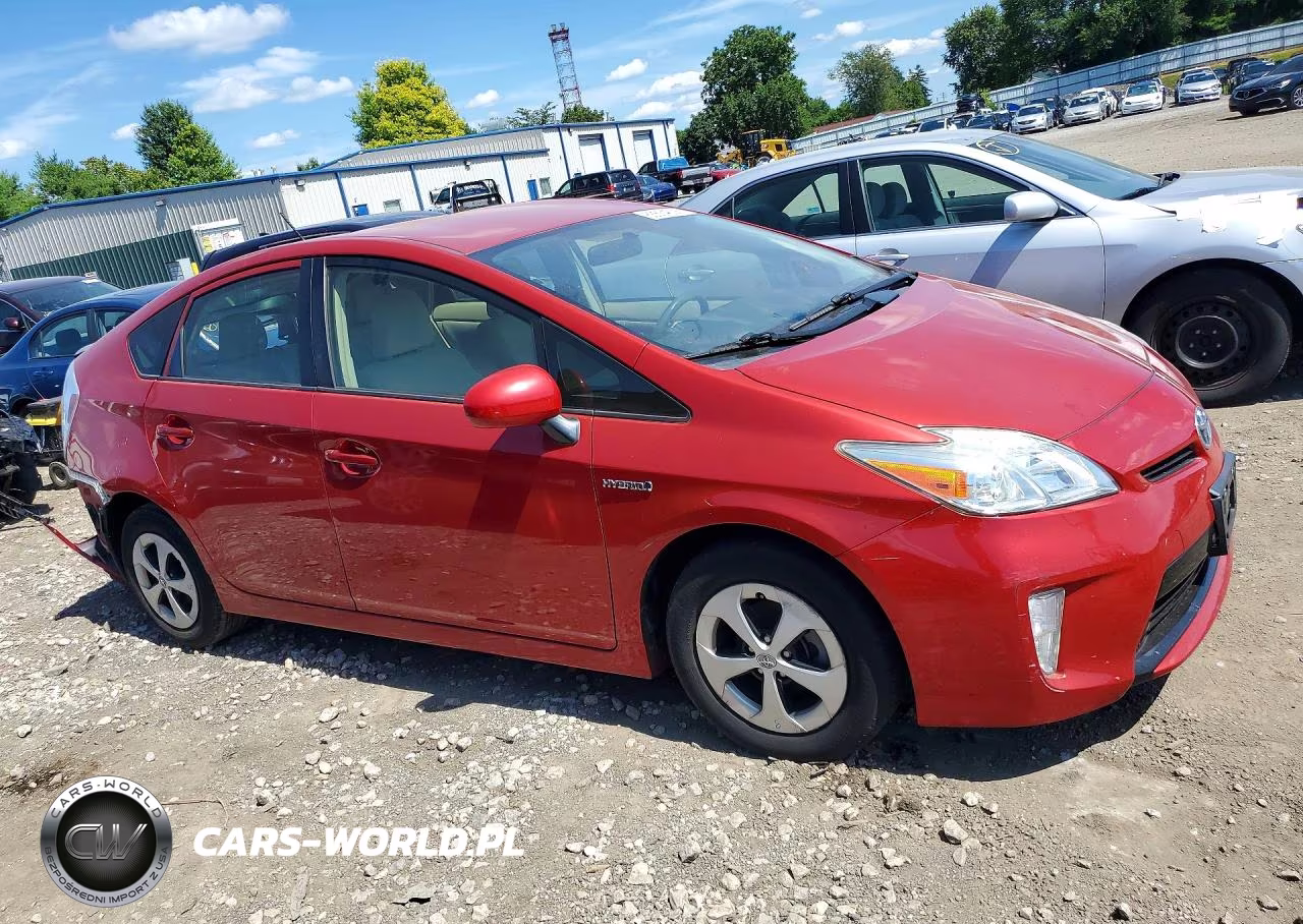 2015 Toyota Prius Two VIN:JTDKN3DU8F1878142 - 4