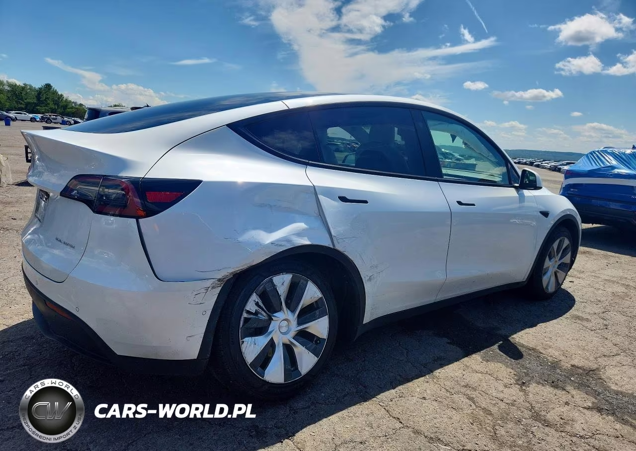 2021 Tesla Model Y VIN:5YJYGDEEXMF151655 - 3