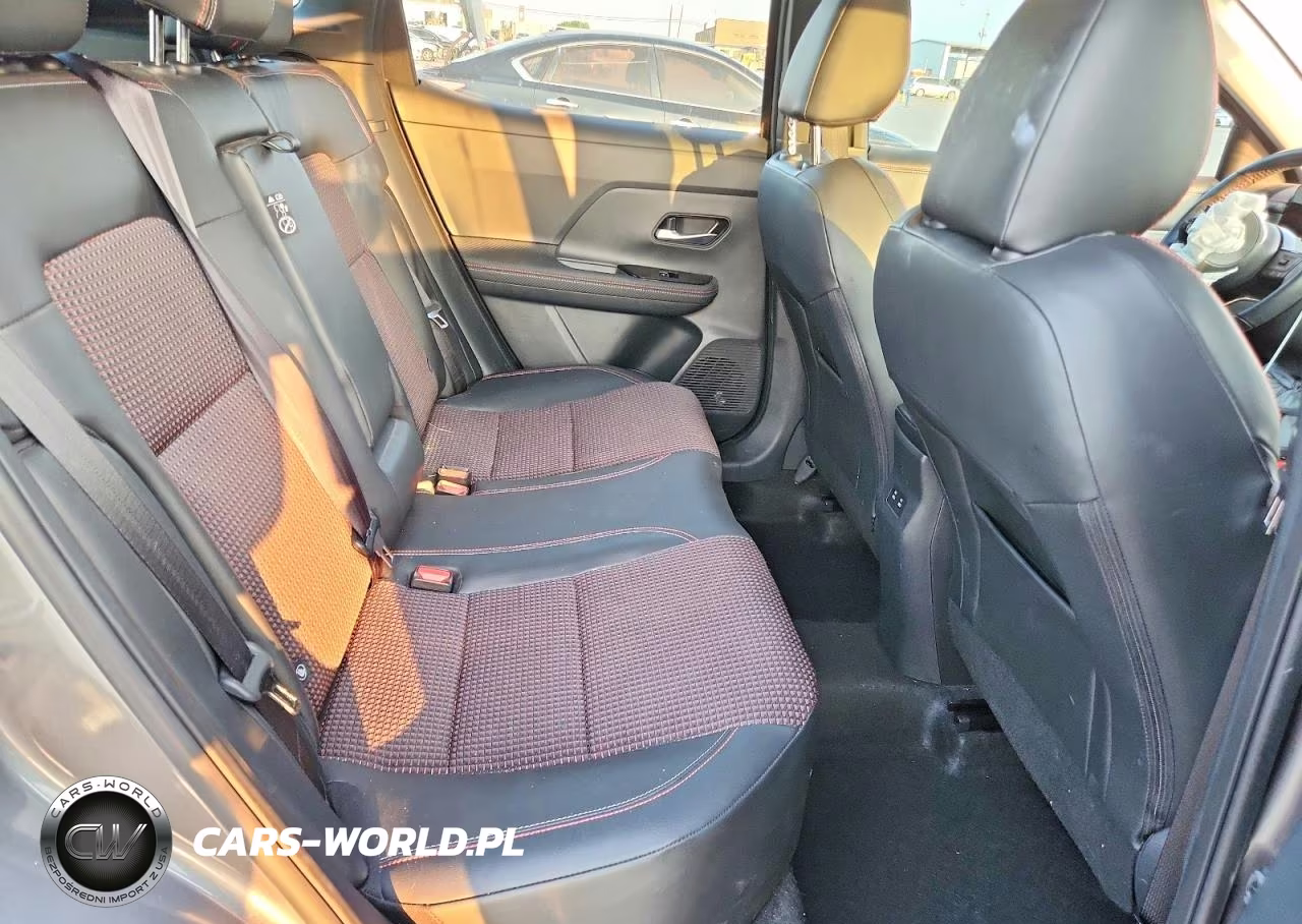 2025 Nissan Kicks Sr VIN:3N8AP6DA9SL321633 - 10