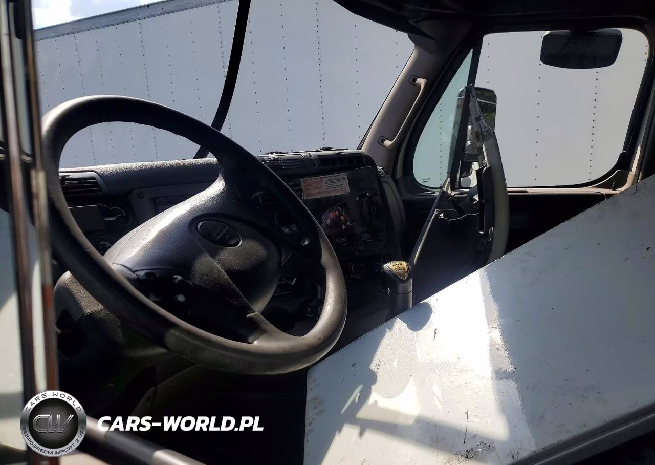 2013 Freightliner Cascadia Semi Truck VIN:3AKJGLBG8DSFJ1861 - 8