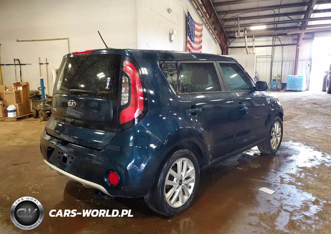 2018 Kia Soul + VIN:KNDJP3A55J7508176 - 3
