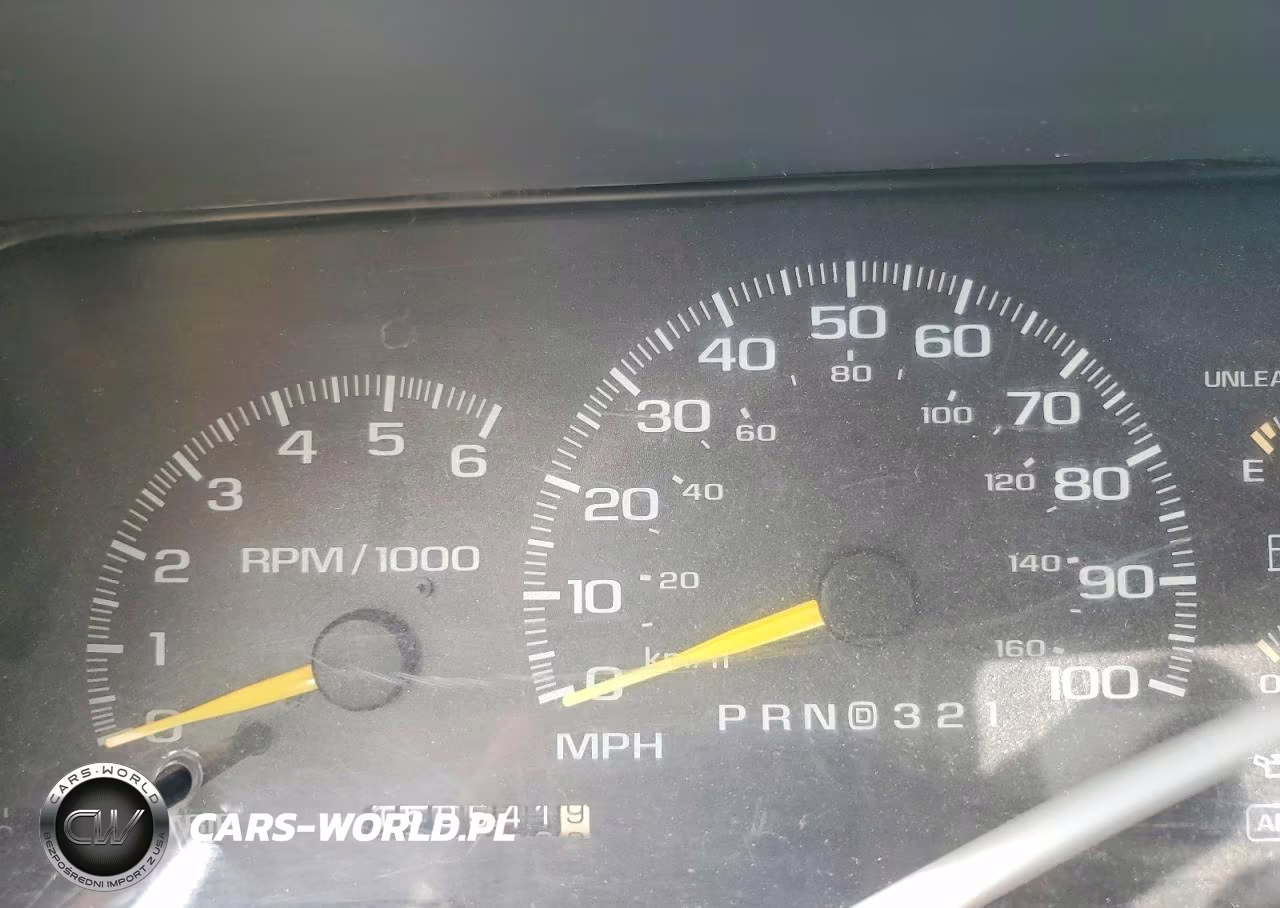 1999 Chevrolet Suburban C1500 VIN:3GNEC16R1XG246139 - 9